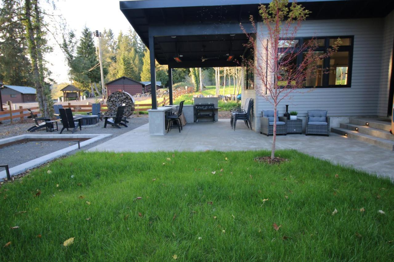Luxe Lake Cabin Hot Tub Grill Firepit Ev Charger Onalaska Exteriér fotografie