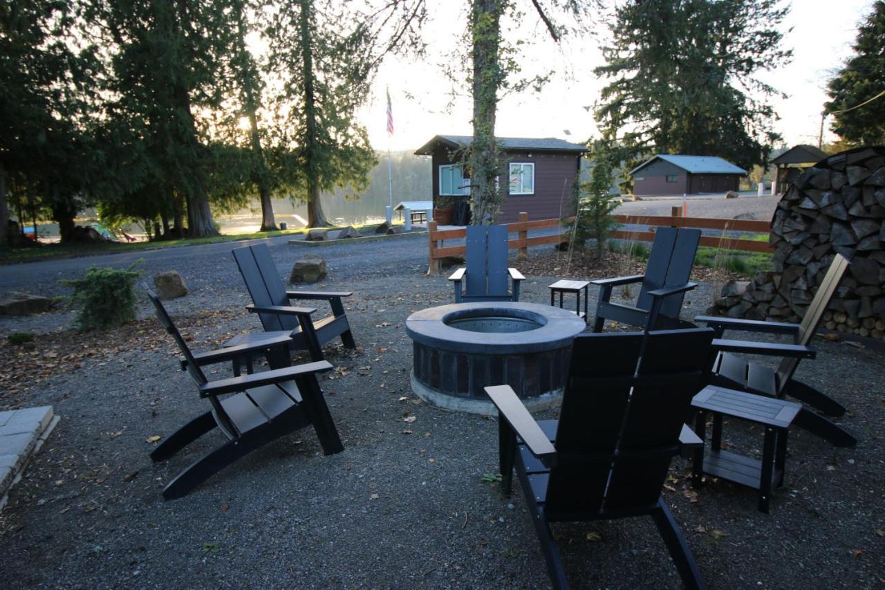 Luxe Lake Cabin Hot Tub Grill Firepit Ev Charger Onalaska Exteriér fotografie